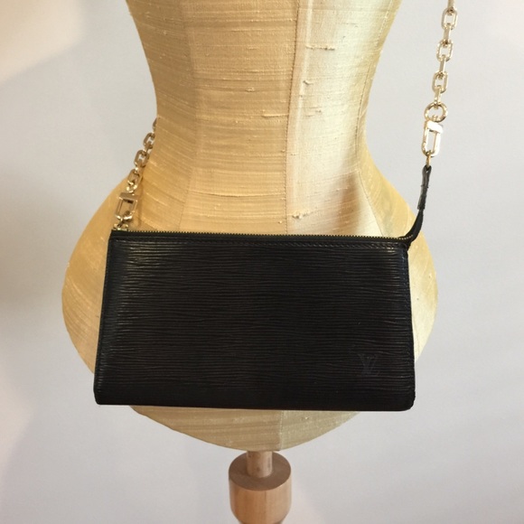 Louis Vuitton Handbags - Authentic Louis Vuitton Black Epi Pochette 2001